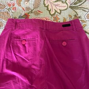 Kut from the Kloth ankle pant. Size 2. Fushia.